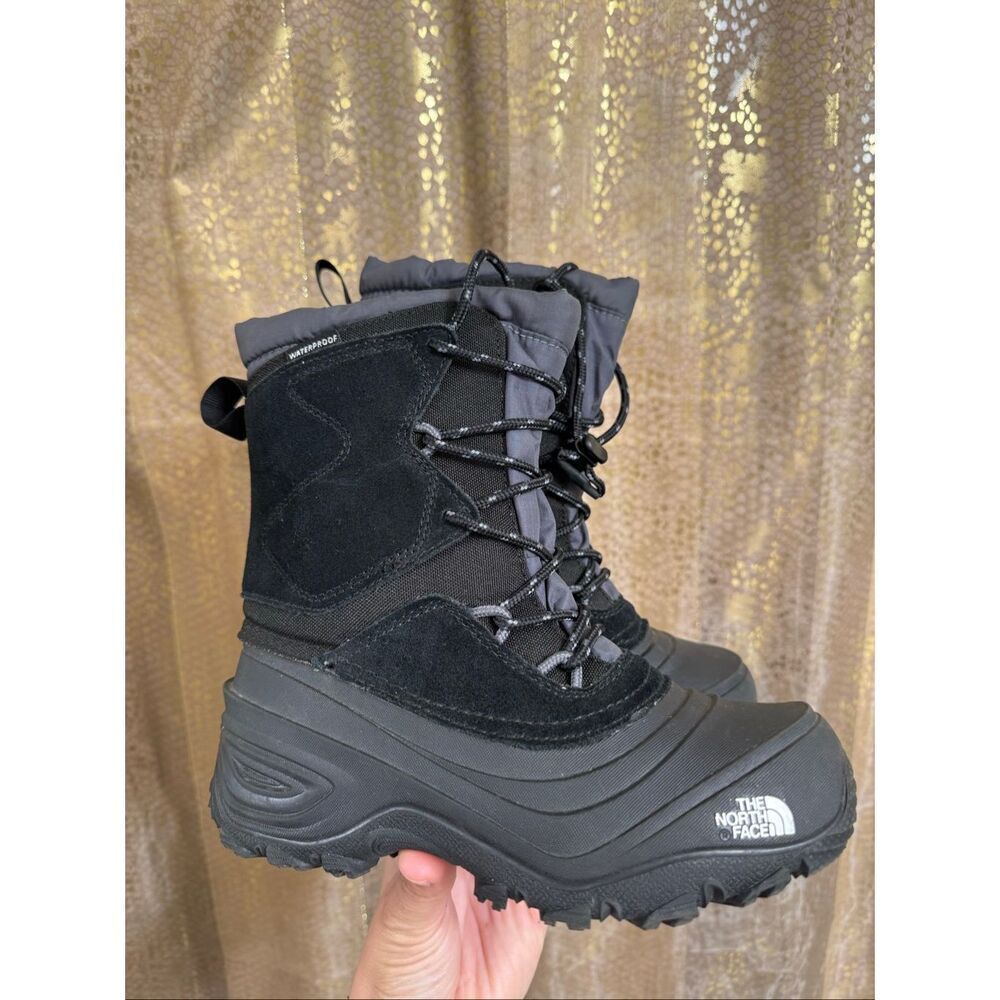 The North Face Big Kids' Alpenglow V Waterproof Boots Black Gray Snow 1